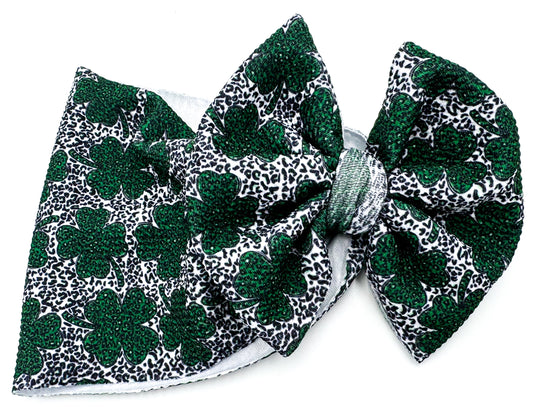 Clovers In The Wild Head Wrap